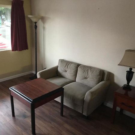 Smokey Point Motor Inn Арлингтън Екстериор снимка