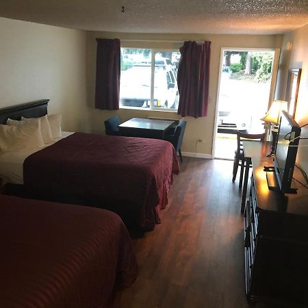 Smokey Point Motor Inn Арлингтън Екстериор снимка