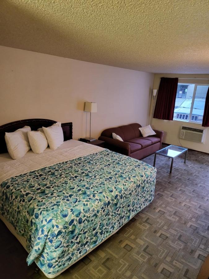 Smokey Point Motor Inn Арлингтън Екстериор снимка