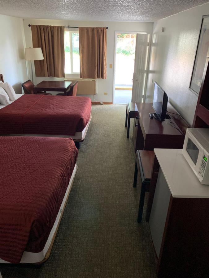 Smokey Point Motor Inn Арлингтън Екстериор снимка