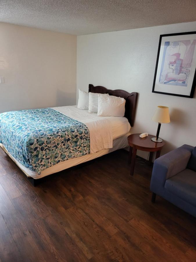 Smokey Point Motor Inn Арлингтън Екстериор снимка