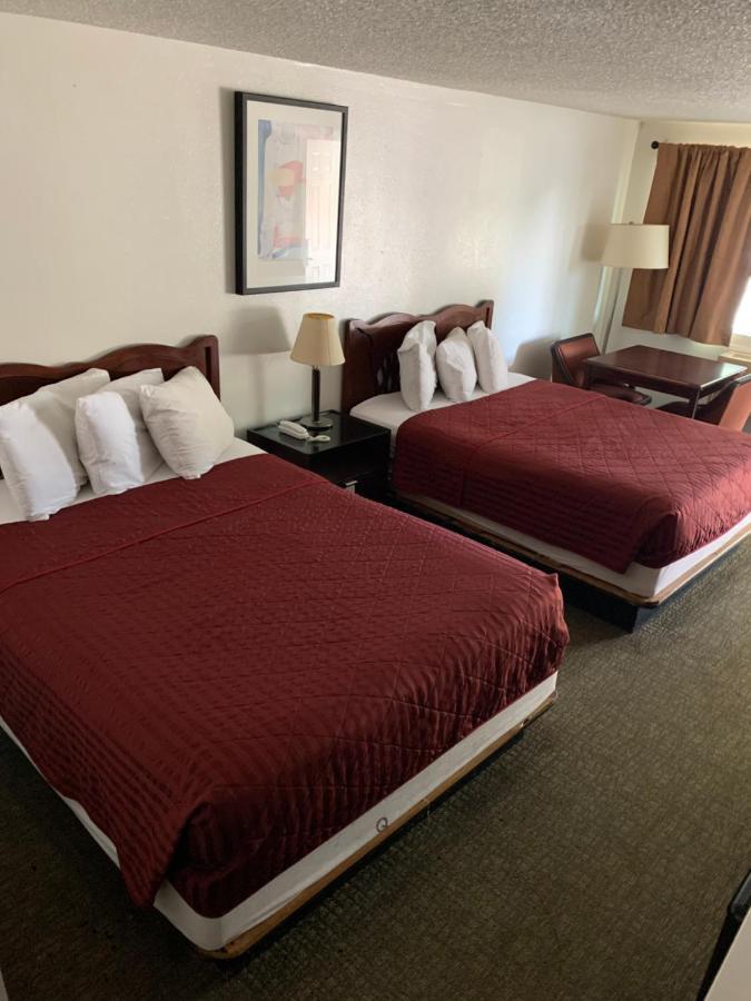 Smokey Point Motor Inn Арлингтън Екстериор снимка