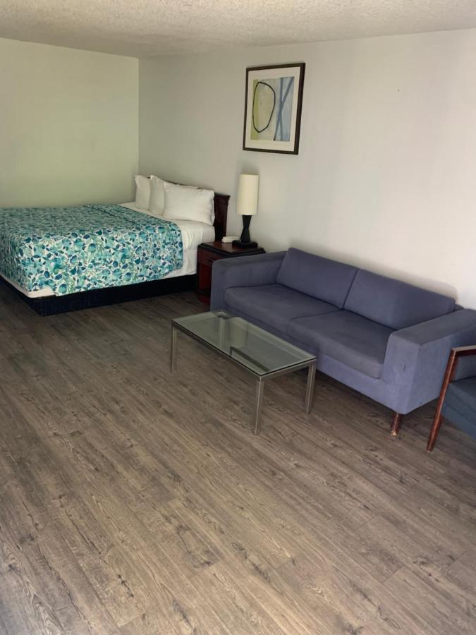 Smokey Point Motor Inn Арлингтън Екстериор снимка