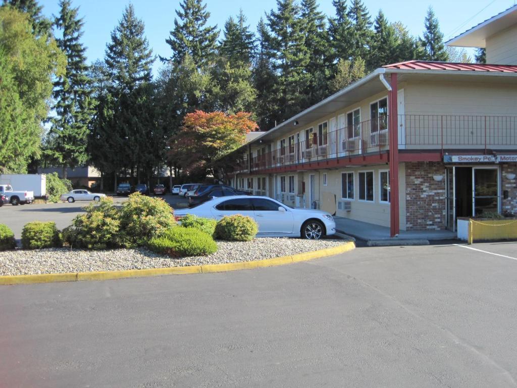 Smokey Point Motor Inn Арлингтън Екстериор снимка