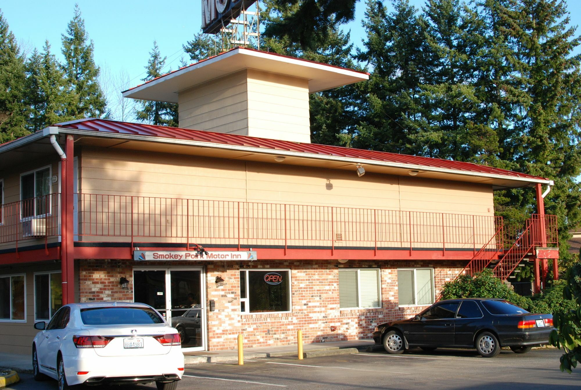 Smokey Point Motor Inn Арлингтън Екстериор снимка