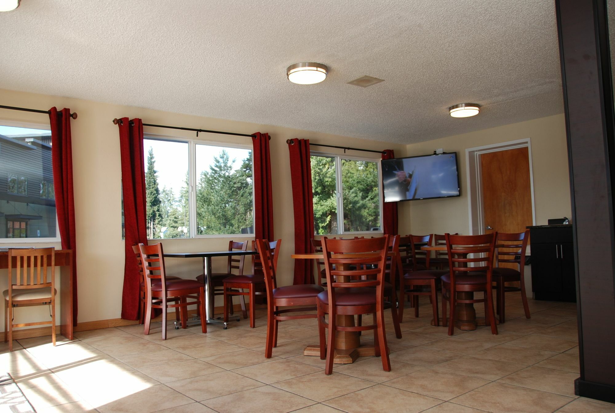 Smokey Point Motor Inn Арлингтън Екстериор снимка
